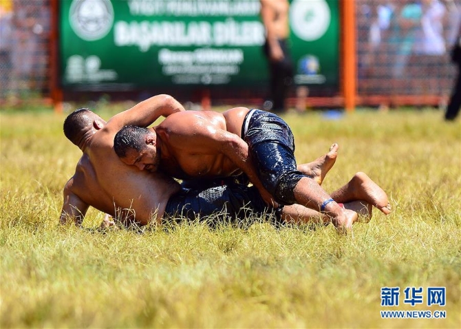 (国际)(1)独具魅力的土耳其橄榄油摔跤