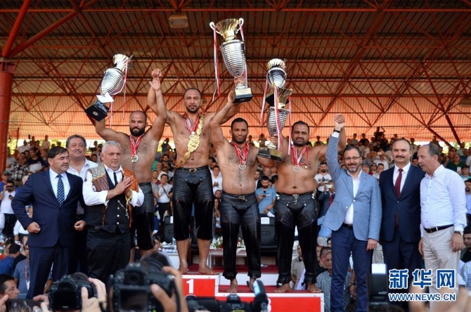 (国际)(3)独具魅力的土耳其橄榄油摔跤