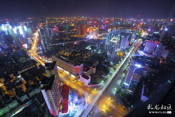 1、流光溢彩北京路。彩龙社区网友无崖子 摄