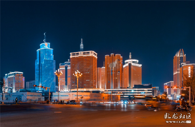 昆明夜景 彩龙网友 风轻云淡 摄