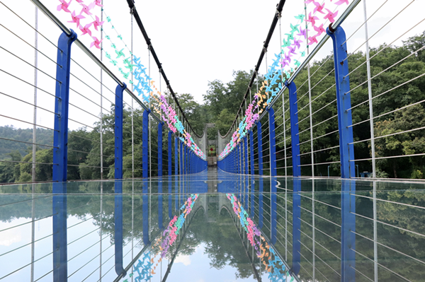 图片十 玻璃栈道 图片十 玻璃栈道