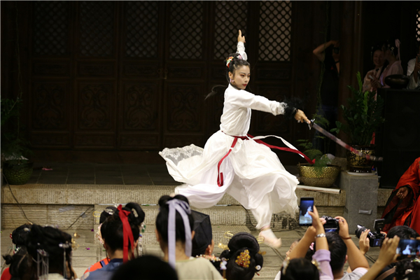 “剑舞” 网友供图 “剑舞” 网友供图