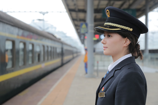 铁路助推云南河口从小城变大口岸。刘昊亮 摄1