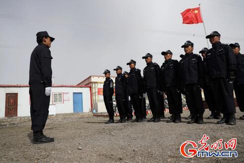 【边疆党旗红】冰雪铸忠魂 赤诚护“天路” 【边疆党旗红】冰雪铸忠魂 赤诚护“天路”