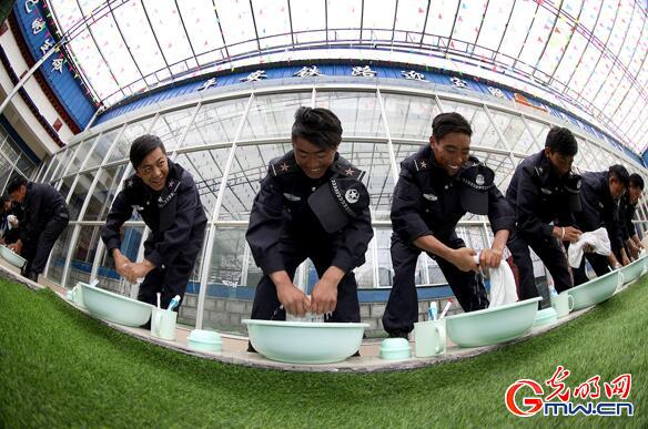 【边疆党旗红】冰雪铸忠魂 赤诚护“天路” 【边疆党旗红】冰雪铸忠魂 赤诚护“天路”