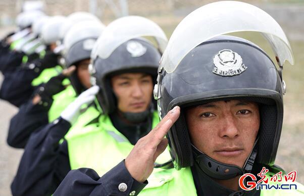 【边疆党旗红】冰雪铸忠魂 赤诚护“天路” 【边疆党旗红】冰雪铸忠魂 赤诚护“天路”