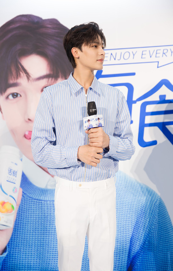 侯明昊(新希望雪兰活润酸奶“Summer Campaign”收官) 侯明昊(新希望雪兰活润酸奶“Summer Campaign”收官)