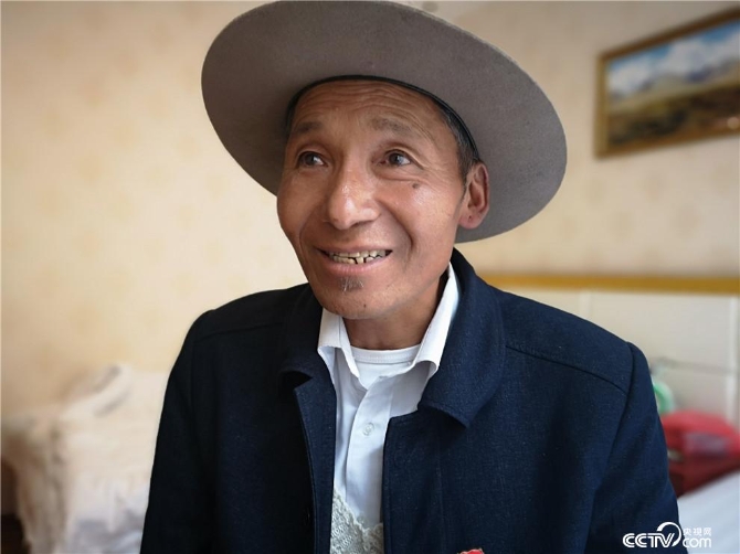 吉隆县宗嘎镇夏村党支部书记贵桑。(何川 摄)