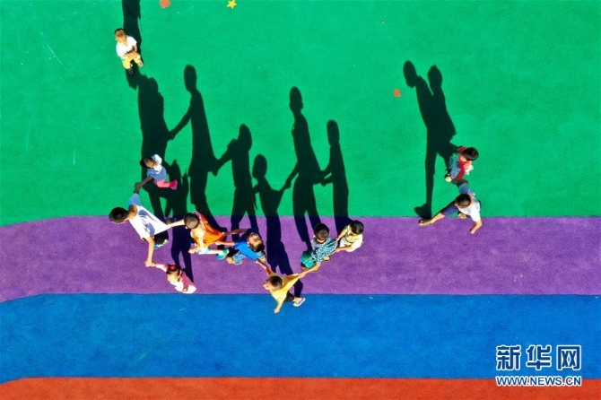 （在习近平新时代中国特色社会主义思想指引下——新时代新作为新篇章·总书记关心的百姓身边事·图文互动）（3）特别的爱，给特别的你——特殊教育的别样风景