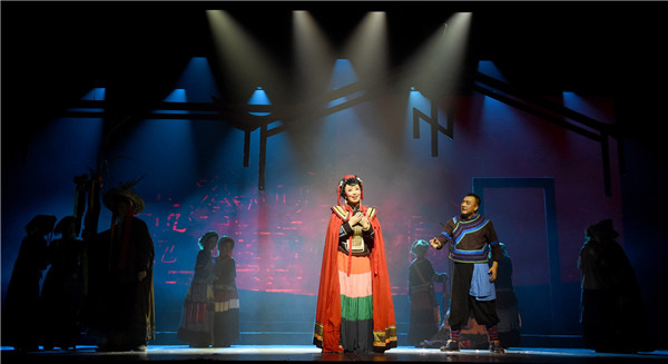 演出剧照4(阮坤瑾 摄) 演出剧照4(阮坤瑾 摄)