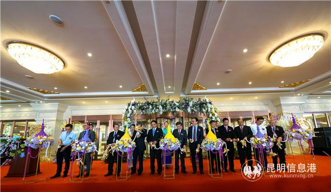 开业剪彩。供图