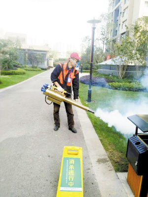 消杀病媒，保障健康。市卫生健康委供图