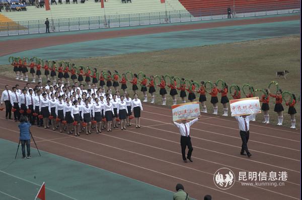 各乡镇街道、县直机关单位和学生代表方队4 各乡镇街道、县直机关单位和学生代表方队4
