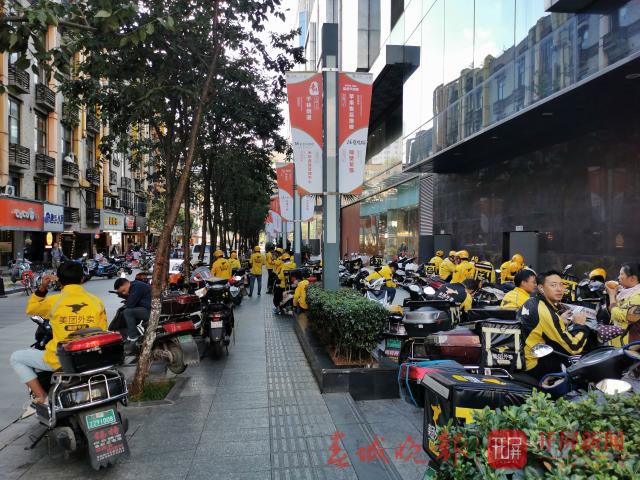 昆明外卖市场火热 一家米线店月销量竟达27000单