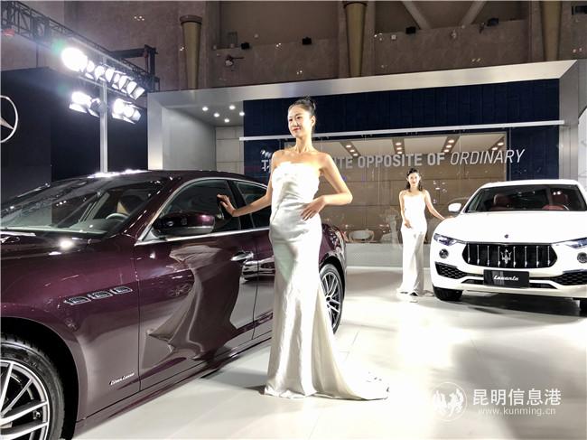 9E5880D3F9B5A2A7C3826E3E67163D27