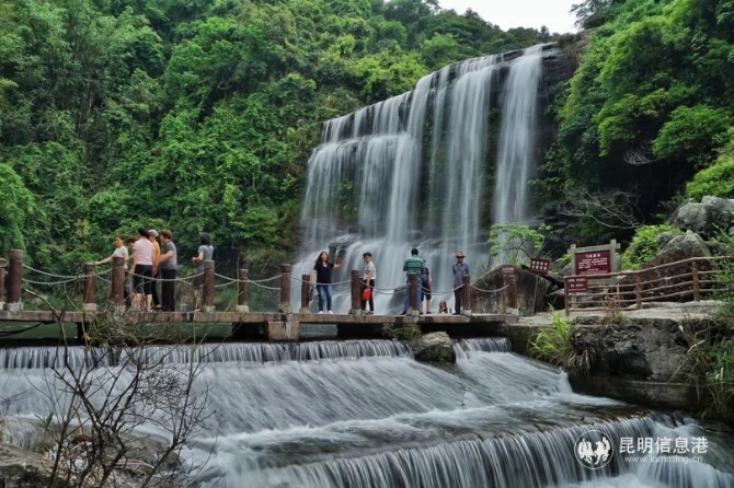 揭西黄满寨瀑布群。 揭西黄满寨瀑布群。