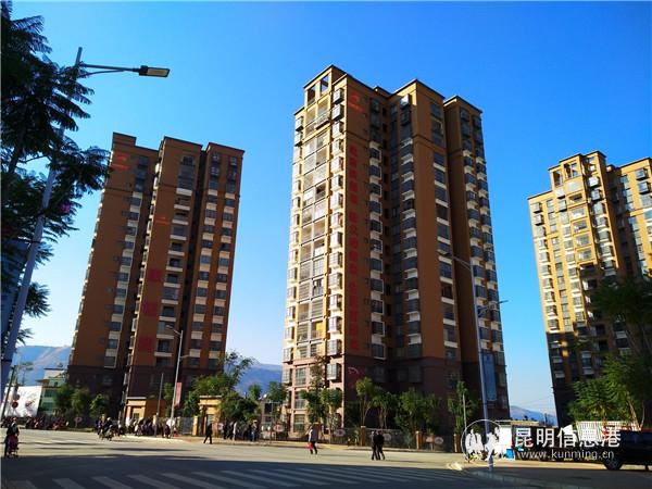 东川区移民搬迁安置小区一景。记者江枫摄 东川区移民搬迁安置小区一景。记者江枫摄