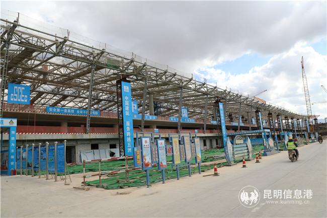 由中国建筑股份有限公司承建的昆明机场改扩建工程S1卫星厅项目施工现场