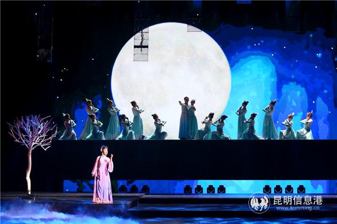 小河淌水 李嘉娴摄