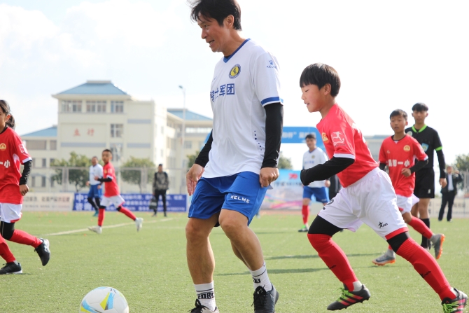 郑和杯足球赛。 (3)