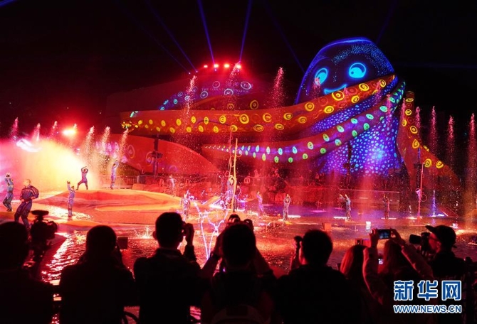（社会）（2）香港海洋公园推出“光影盛夜”
