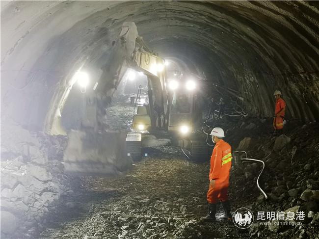 中老铁路立新隧道贯通。供图 通讯员王一翔 王鹏 张伟明 崔静静
