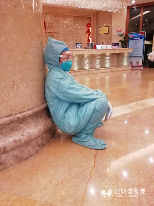 图片2投稿作品《疫线最美身姿》