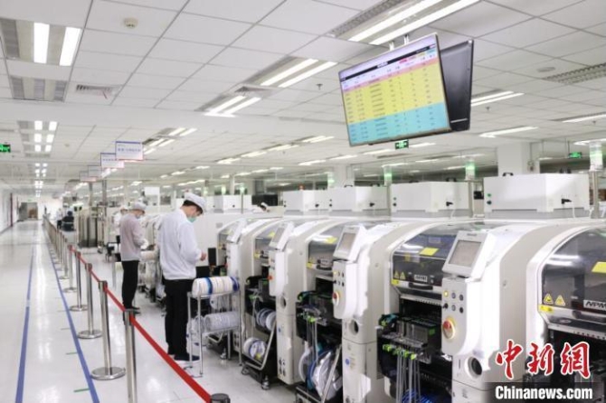 资料图：企业生产车间。　刘园 摄
