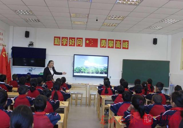 小学生开学未报到，老师在深山找到他