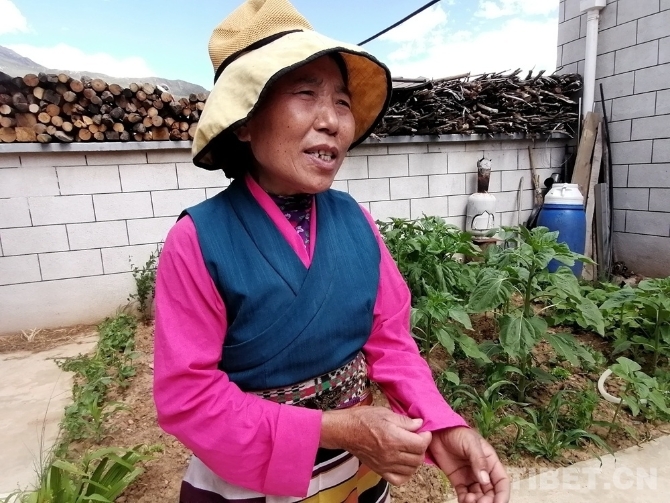 a_455589871214391296 a_455589871214391296