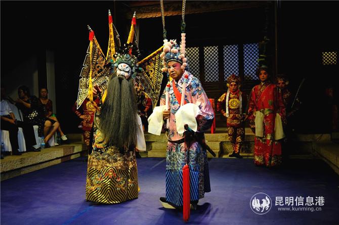 启动仪式直播当天，现场演绎精品滇剧折子戏《鼓滚刘封》