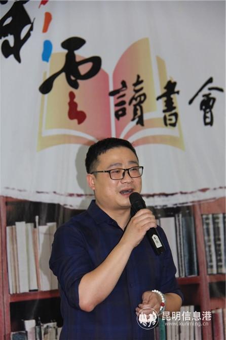 昆明医科大学第三附属医院副主任医师赵力。郭春柏摄 昆明医科大学第三附属医院副主任医师赵力。郭春柏摄