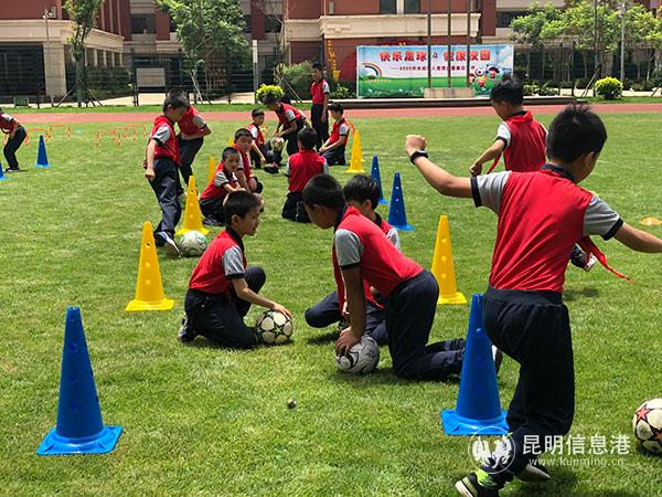 孩子们正在训练。记者上官艳君摄1 孩子们正在训练。记者上官艳君摄1