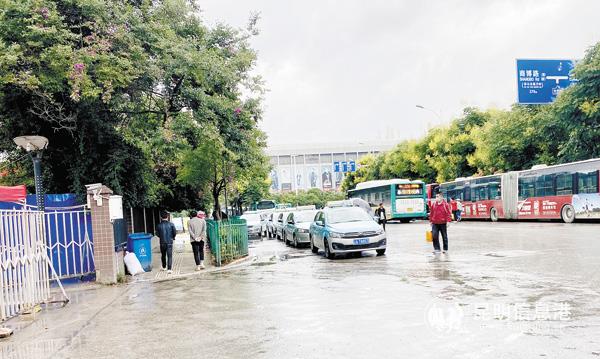 南部汽车客运站出站口