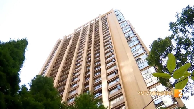 “真的不敢住了！”一楼下挖一米深回填层，楼上质疑这是要挖地窖吗？