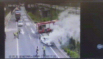 国庆中秋大假第三天昆武交警网巡火速调度联动抢险两分钟“救命”