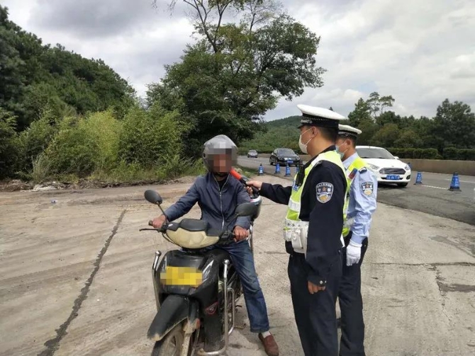 “双节”假期，宣威5名“酒司机”撞“枪口”