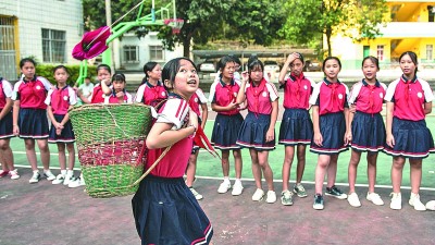 “花式”课间操走俏给学校体育带来哪些思考