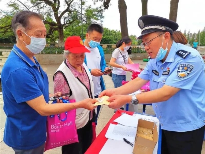 “群众的小事，就是我们的大事”