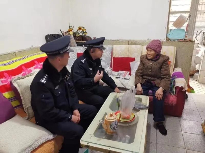 “群众的小事，就是我们的大事”