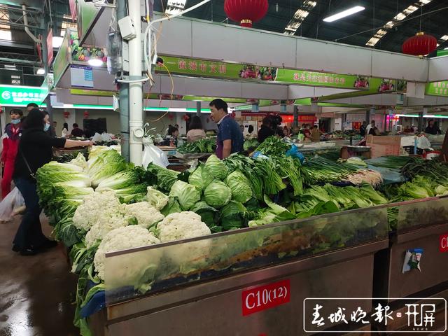 昆明菜市场的烟火气,隐藏在东站农贸市场里