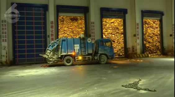 昆明多个垃圾站“爆仓”,处理厂24小时超负荷运行!垃圾清运怎么了?