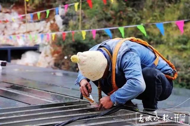 世界第一高户外露地观光电梯、玻璃吊桥来了 春城晚报-开屏新闻记者 蒋琼波 通讯员 徐蕊 摄影报道2.jpg