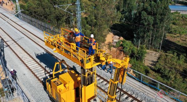 00303037045_80b058f2