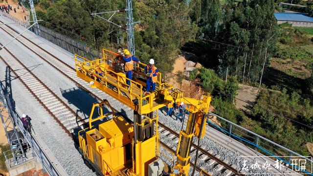 云南铁路（春城晚报-开屏新闻记者 孙江荭 通讯员 唐晓燕 向五一 李永彬 摄影报道）