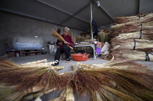 脱贫路上“她”力量丨攒劲