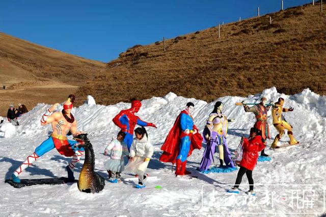 会泽草山！云南首个高山滑雪场春节期间很受宠 (10).jpg
