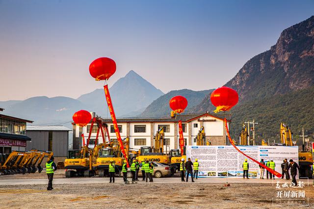 去丽江束河古镇可走美美的西山游路(春城晚报-开屏新闻记者 木晓雯 摄)