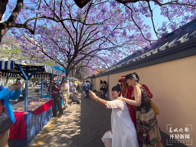 昆明教场中路（ 春城晚报-开屏新闻记者 周柯妤 摄）