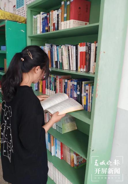 86份“哆啦A梦”礼物爆红抖音,爆出昭通这个老师教书育人的感人故事…… (13).jpg